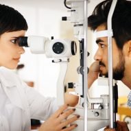 Когда нужно проводить diabetic eye screening test/скрининг глаз при диабете?